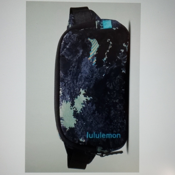 NEW Lululemon Everywhere Mini Belt Bag in Psychedelic Toile Peri Purple - Picture 7 of 9